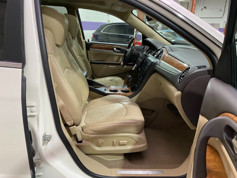 Used-2010-Buick-Enclave-CXL-AWD