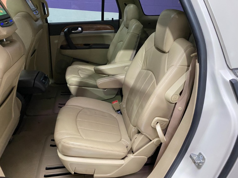 Used-2010-Buick-Enclave-CXL-AWD