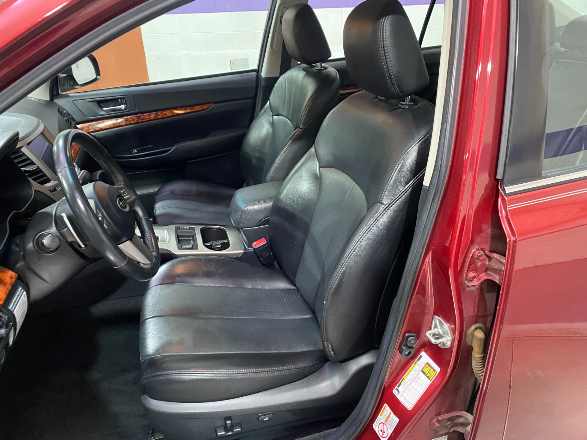 Used-2011-Subaru-Legacy-25i-Limited-AWD