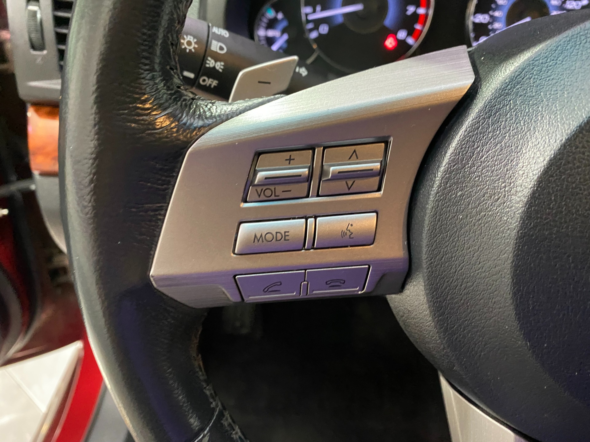 Used-2011-Subaru-Legacy-25i-Limited-AWD