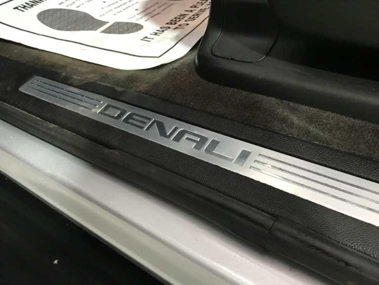 Used-2011-GMC-Yukon-XL-Denali