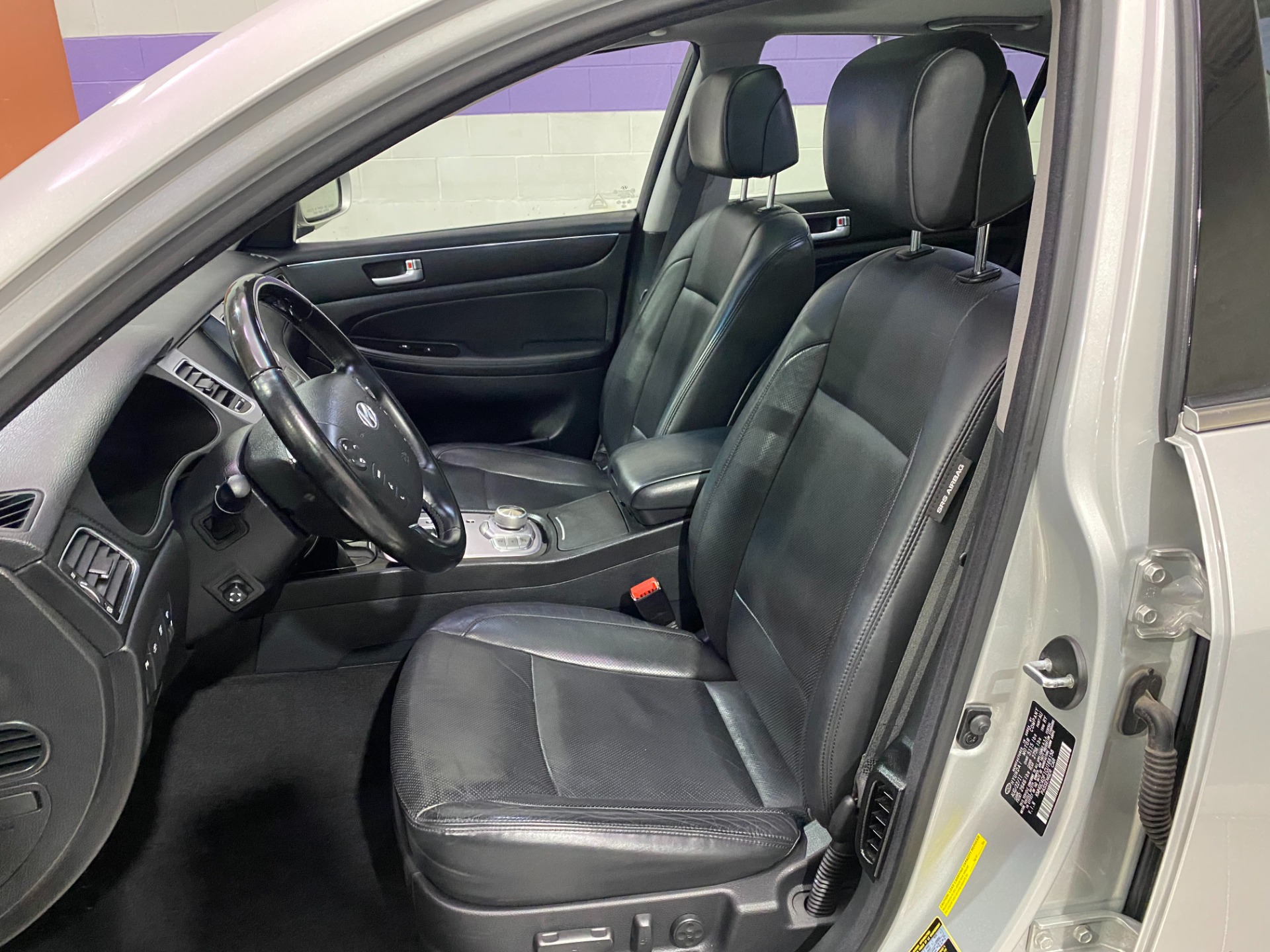 Used-2012-Hyundai-Genesis-46L-V8-RWD