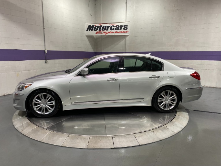 Used-2012-Hyundai-Genesis-46L-V8-RWD