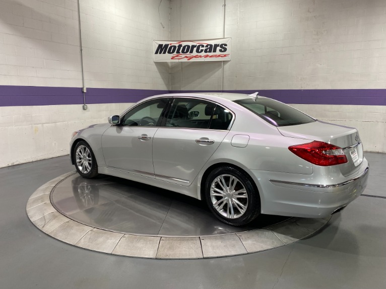 Used-2012-Hyundai-Genesis-46L-V8-RWD