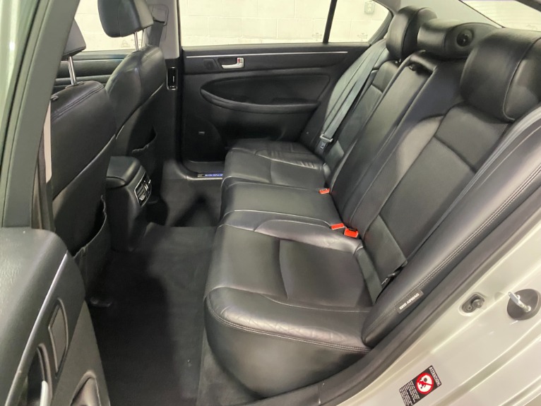 Used-2012-Hyundai-Genesis-46L-V8-RWD