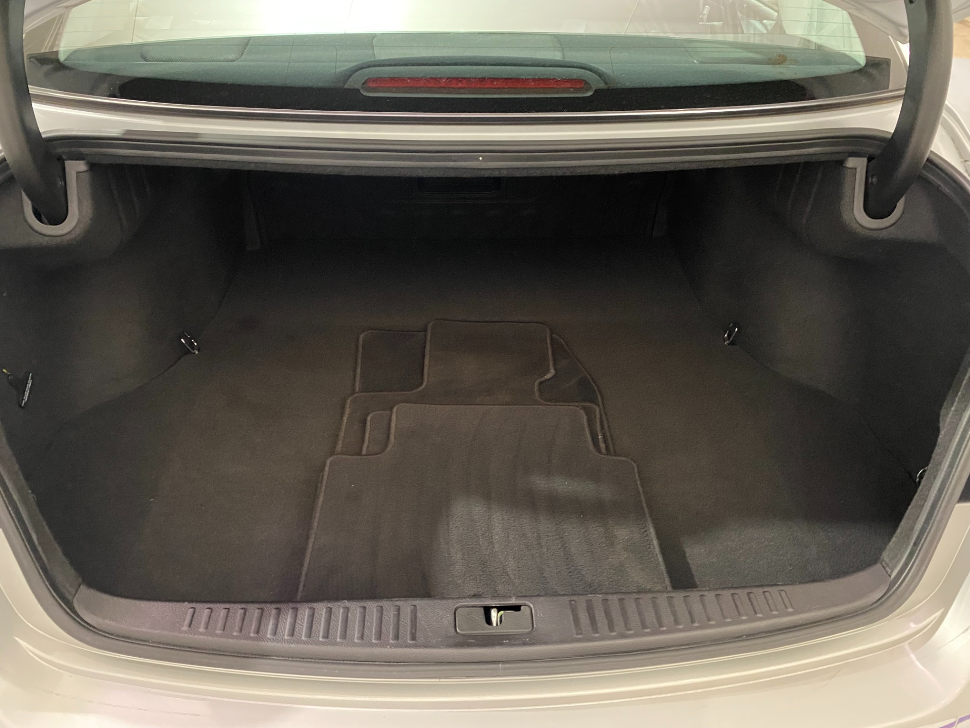 Used-2012-Hyundai-Genesis-46L-V8-RWD
