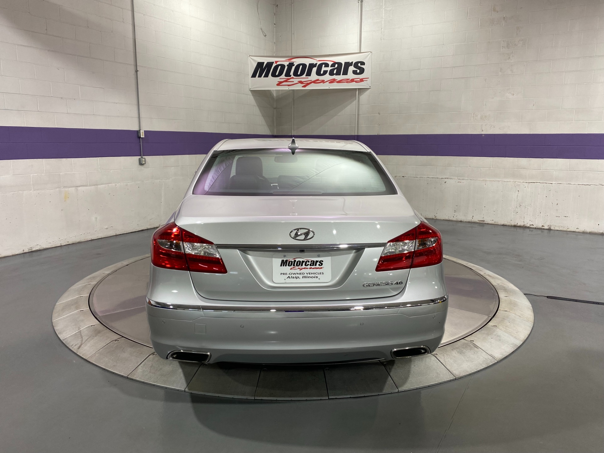Used-2012-Hyundai-Genesis-46L-V8-RWD