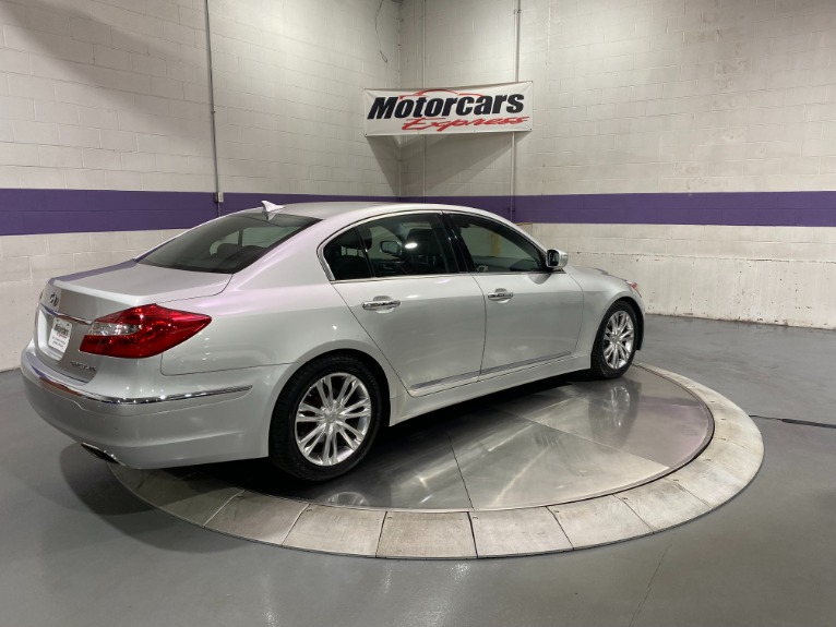Used-2012-Hyundai-Genesis-46L-V8-RWD