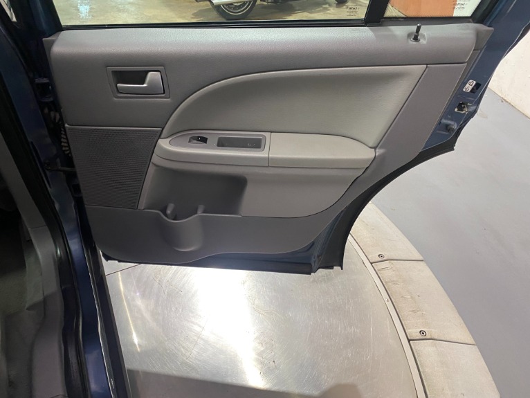 Used-2005-Ford-Freestyle-SEL-FWD