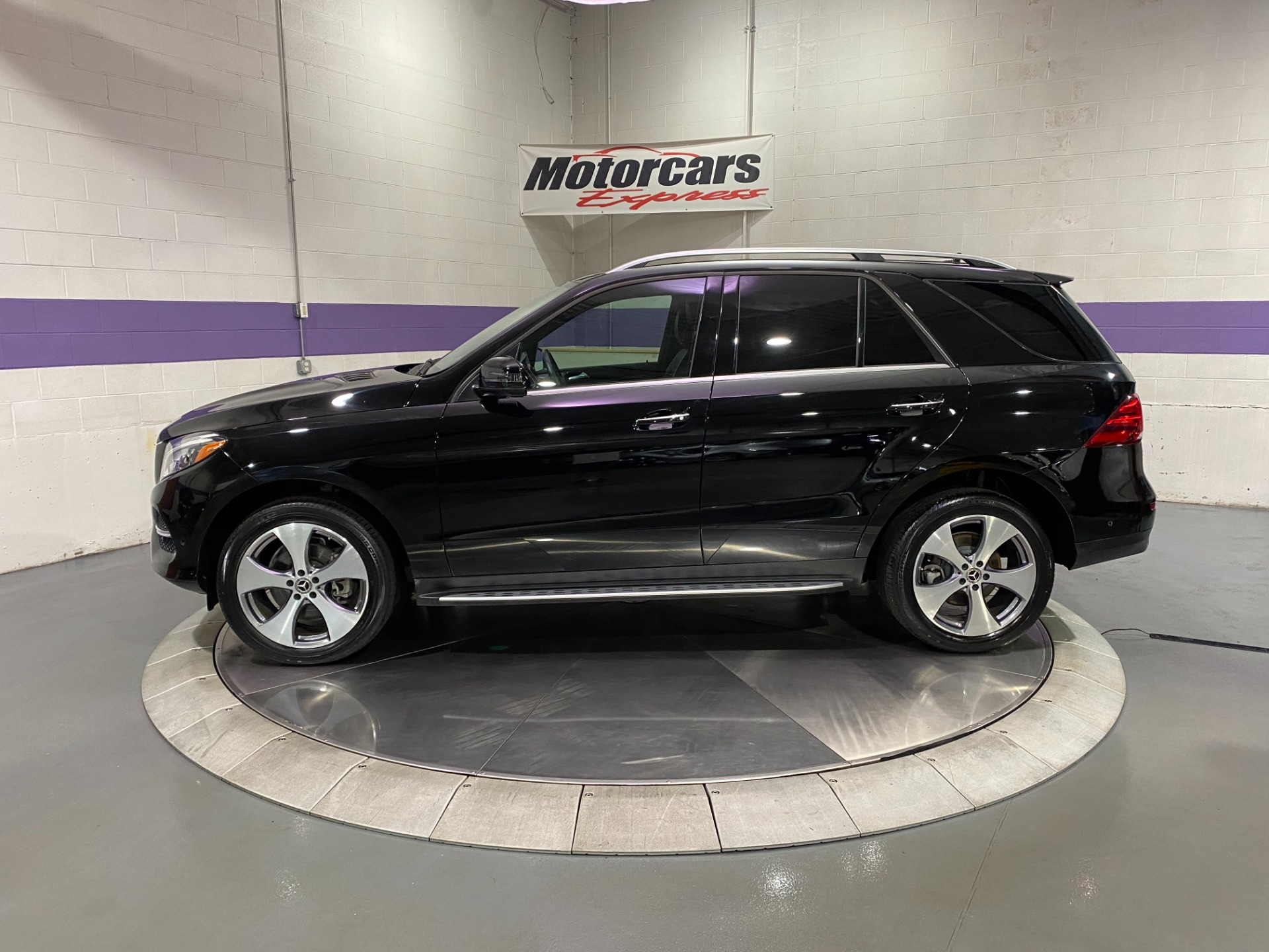 Used-2017-Mercedes-Benz-GLE-GLE-350-4MATIC