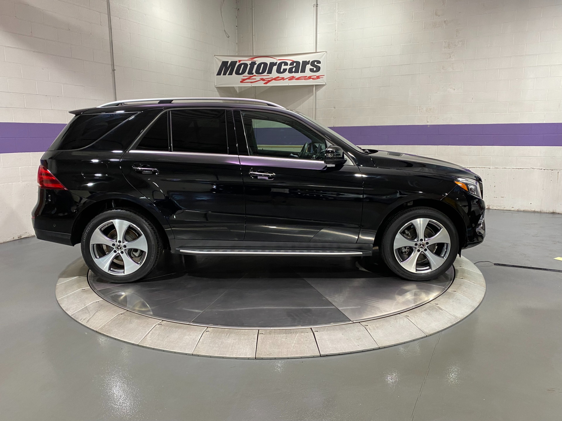 Used-2017-Mercedes-Benz-GLE-GLE-350-4MATIC