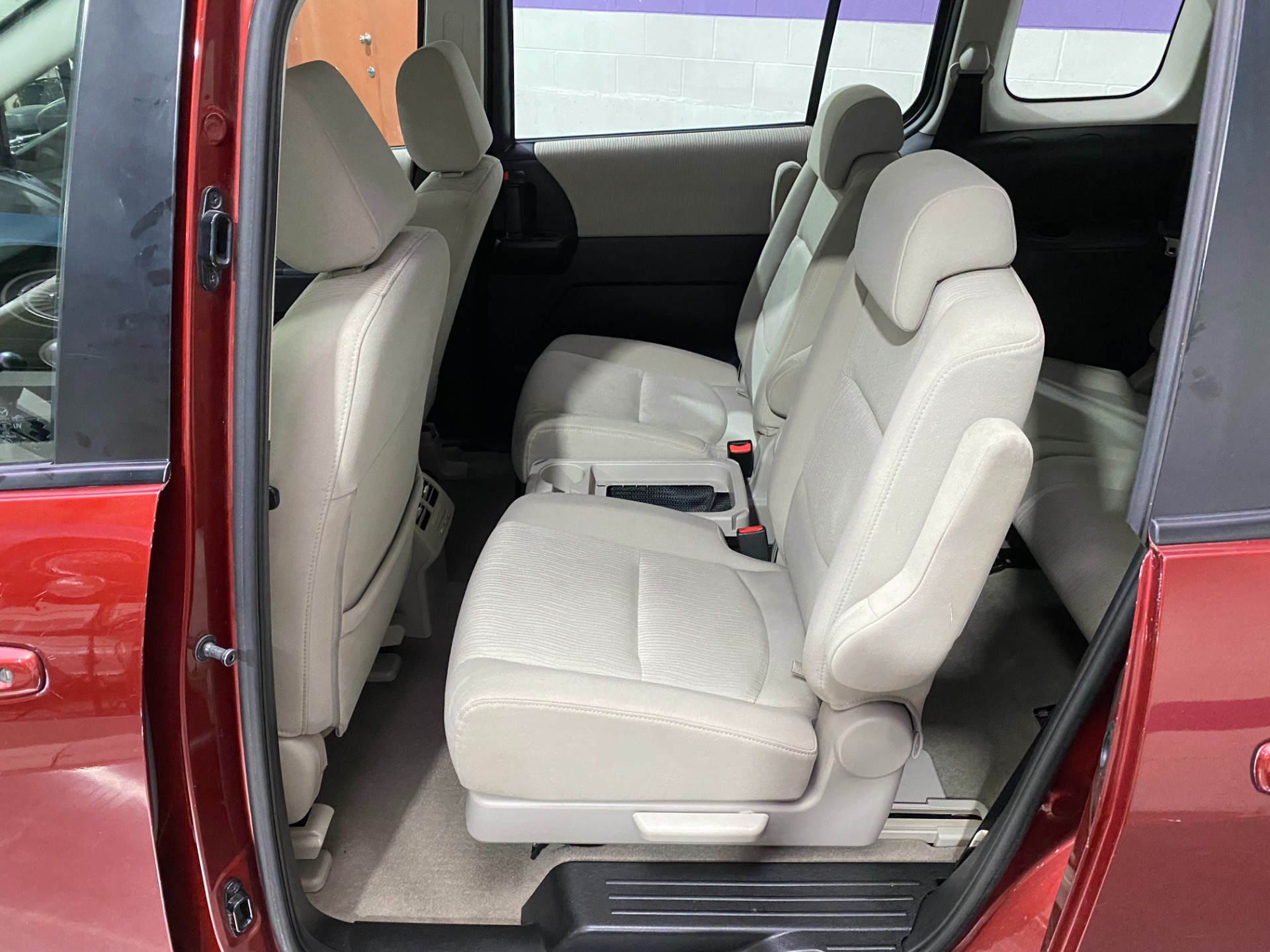 Used-2010-Mazda-Mazda5-Sport-FWD