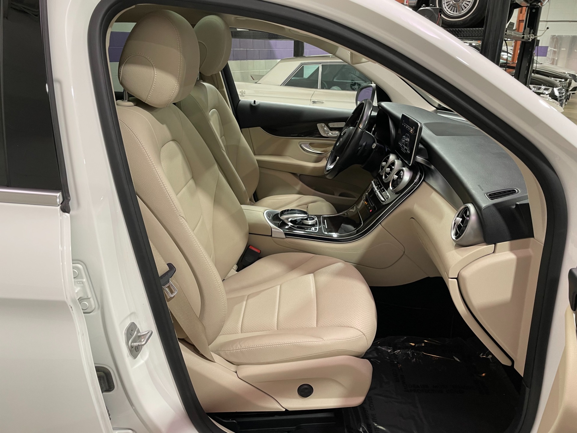 Used-2016-Mercedes-Benz-GLC-GLC-300-4MATIC
