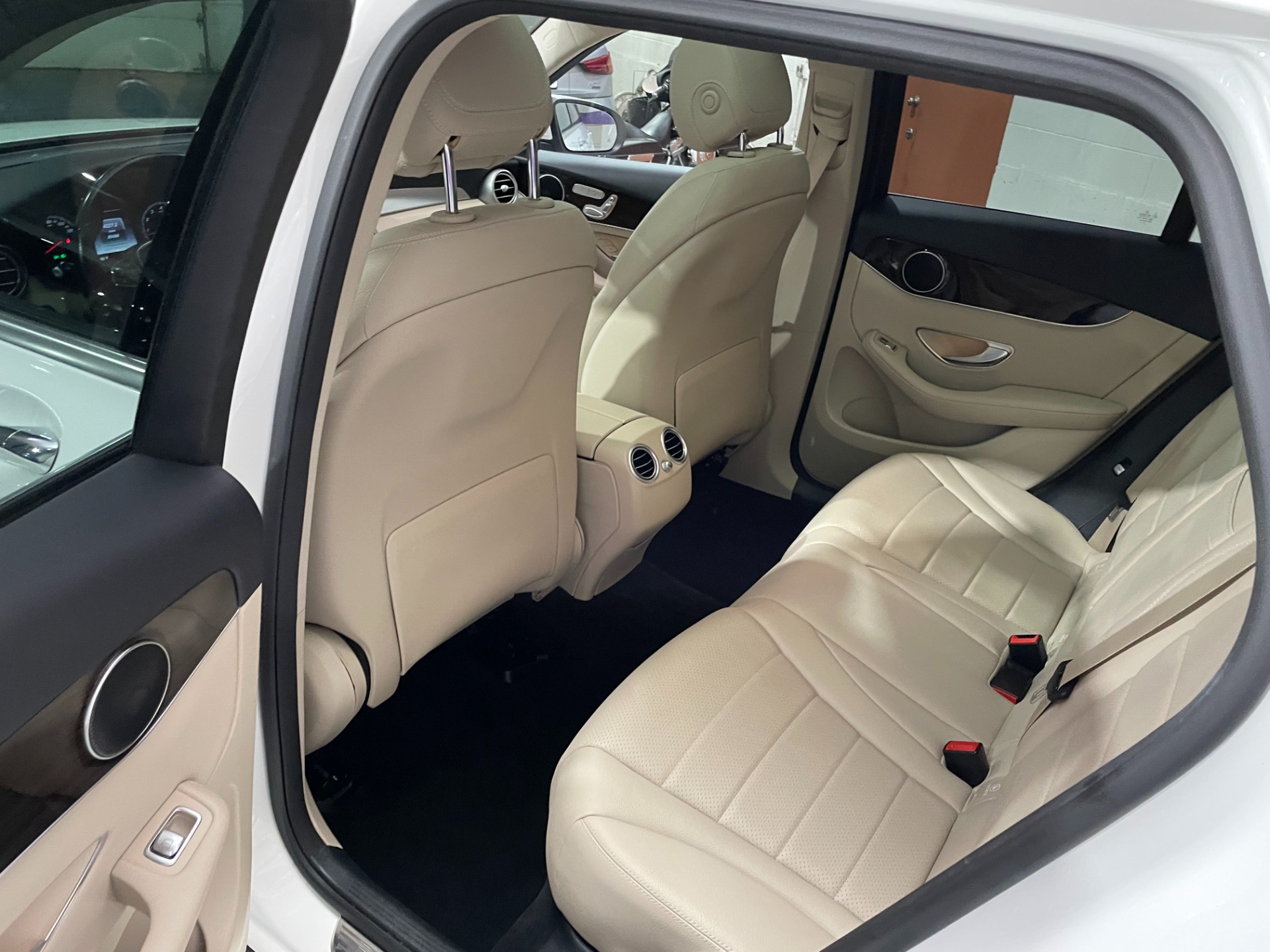 Used-2016-Mercedes-Benz-GLC-GLC-300-4MATIC