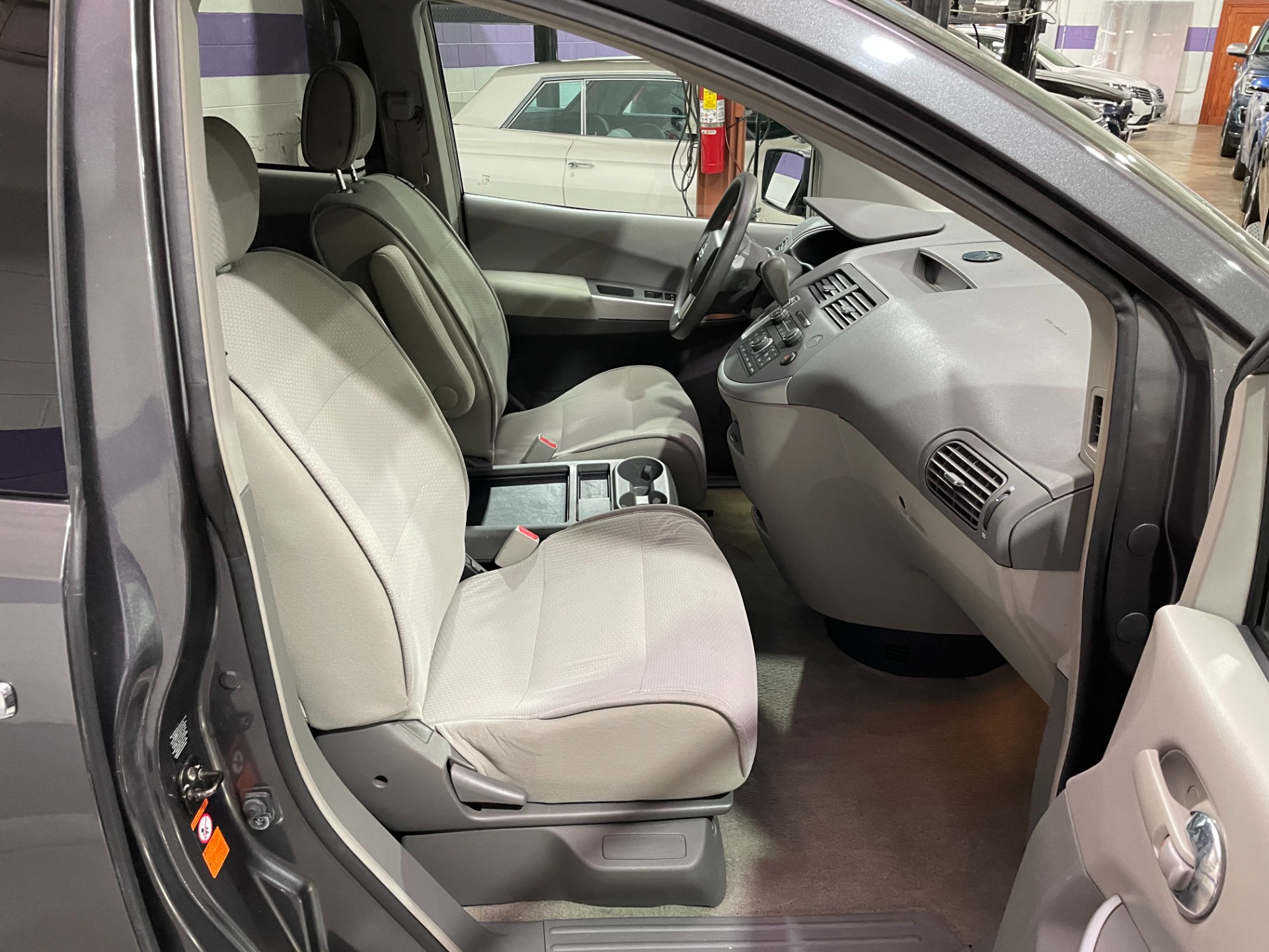 Used-2009-Nissan-Quest-35-S-FWD