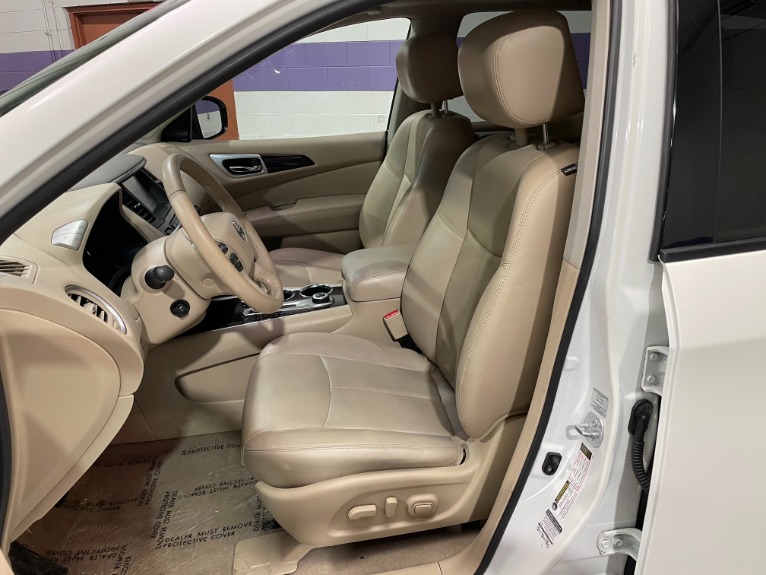 Used-2015-Nissan-Pathfinder-Platinum-4X4