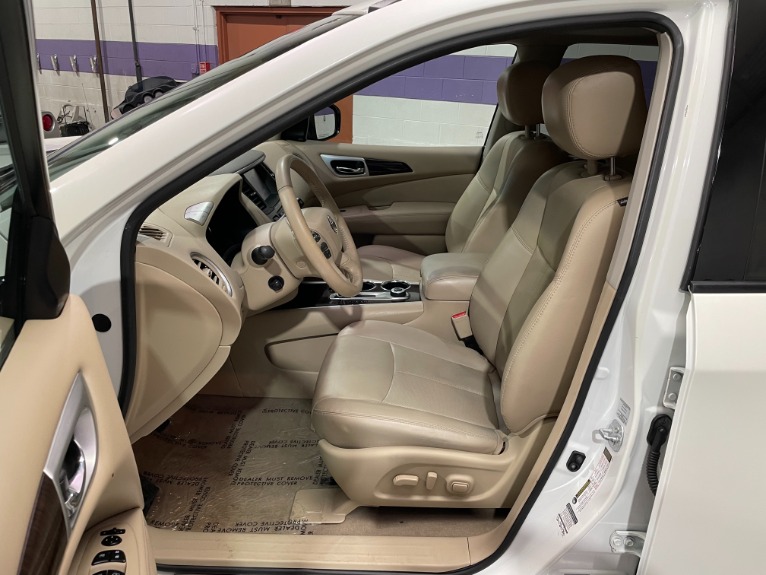 Used-2015-Nissan-Pathfinder-Platinum-4X4