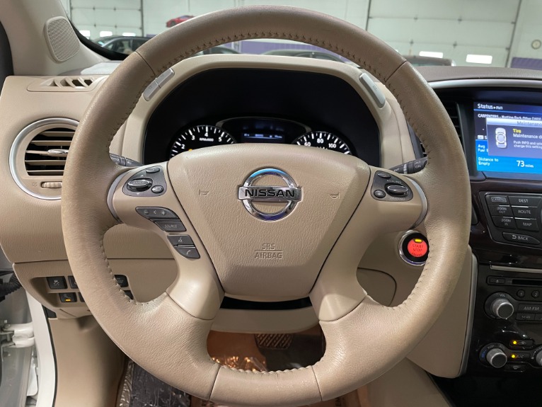Used-2015-Nissan-Pathfinder-Platinum-4X4
