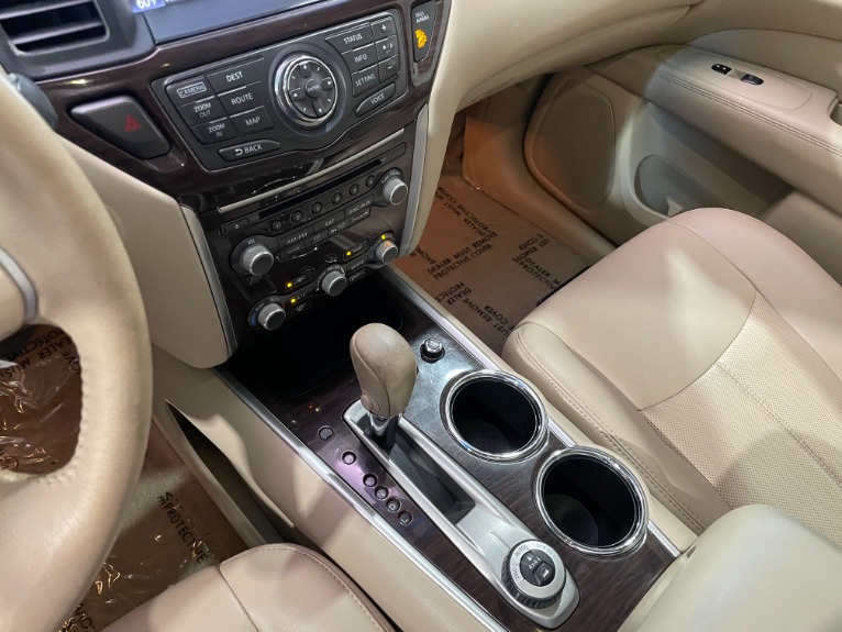 Used-2015-Nissan-Pathfinder-Platinum-4X4