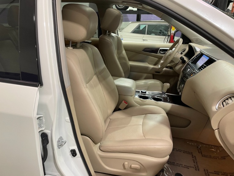 Used-2015-Nissan-Pathfinder-Platinum-4X4