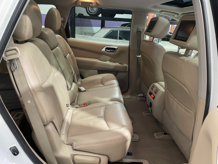 Used-2015-Nissan-Pathfinder-Platinum-4X4