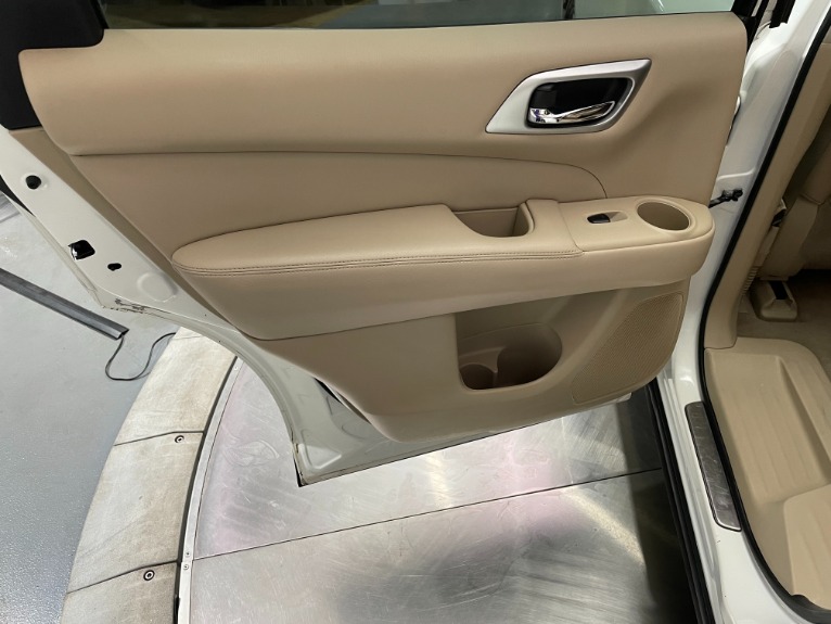 Used-2015-Nissan-Pathfinder-Platinum-4X4