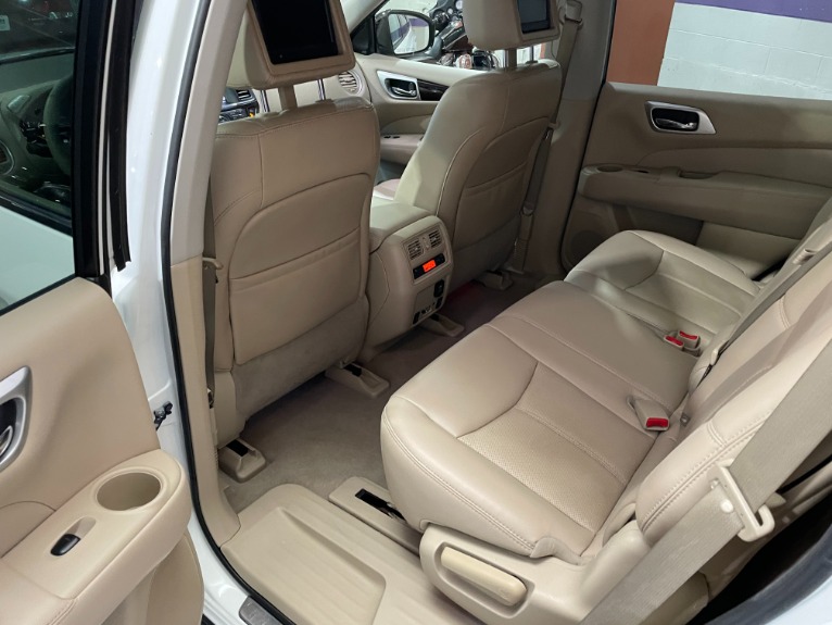 Used-2015-Nissan-Pathfinder-Platinum-4X4