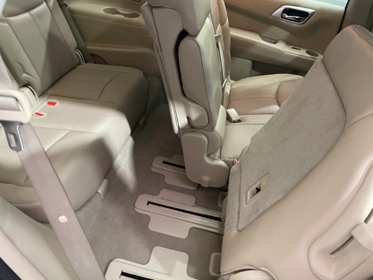 Used-2015-Nissan-Pathfinder-Platinum-4X4