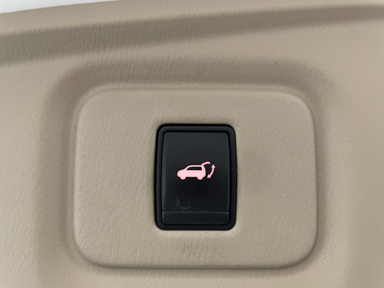 Used-2015-Nissan-Pathfinder-Platinum-4X4