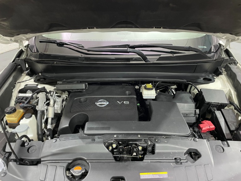 Used-2015-Nissan-Pathfinder-Platinum-4X4