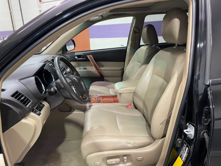Used-2008-Toyota-Highlander-Limited-FWD