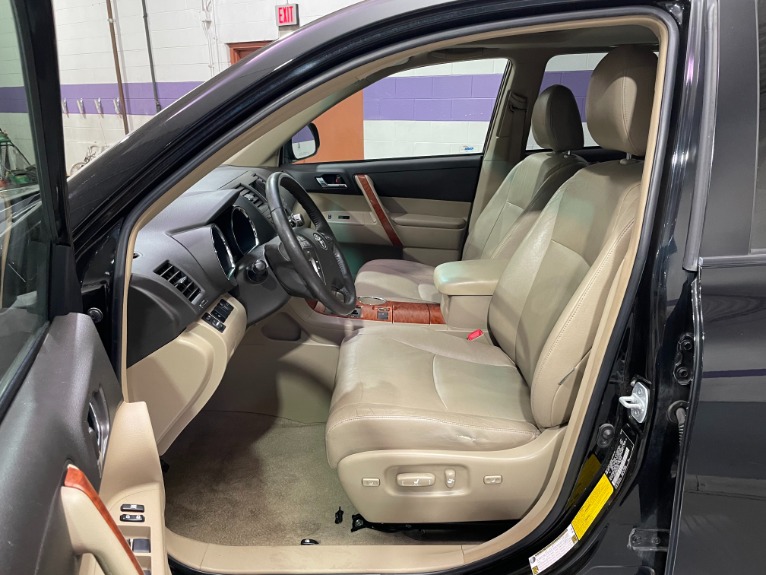 Used-2008-Toyota-Highlander-Limited-FWD