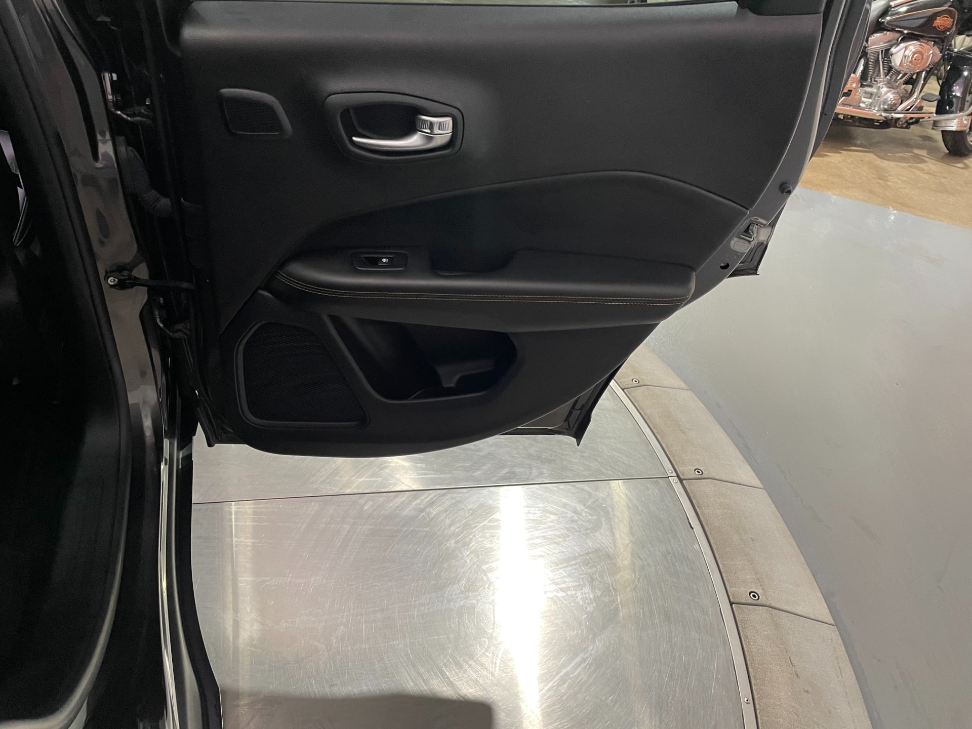 Used-2018-Jeep-Compass-Limited-4X4