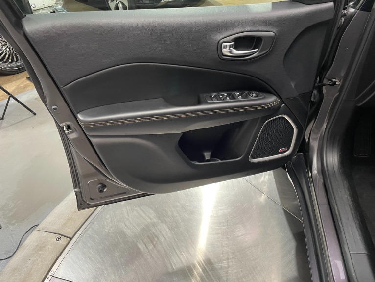 Used-2018-Jeep-Compass-Limited-4X4