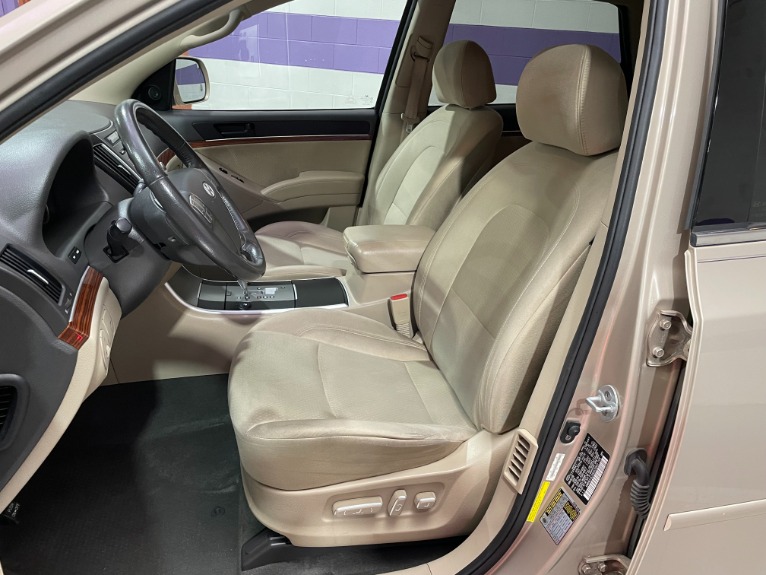 Used-2009-Hyundai-Veracruz-GLS-FWD
