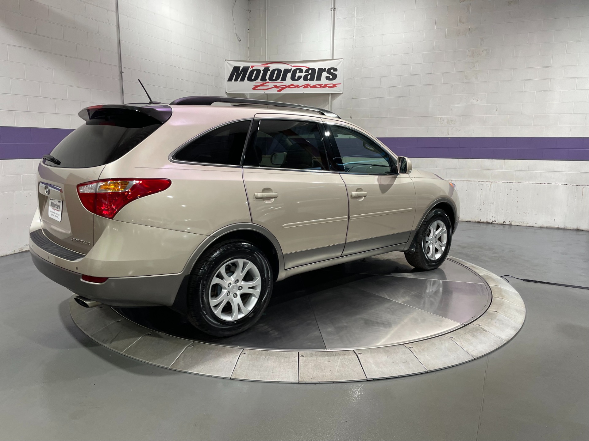 Used-2009-Hyundai-Veracruz-GLS-FWD