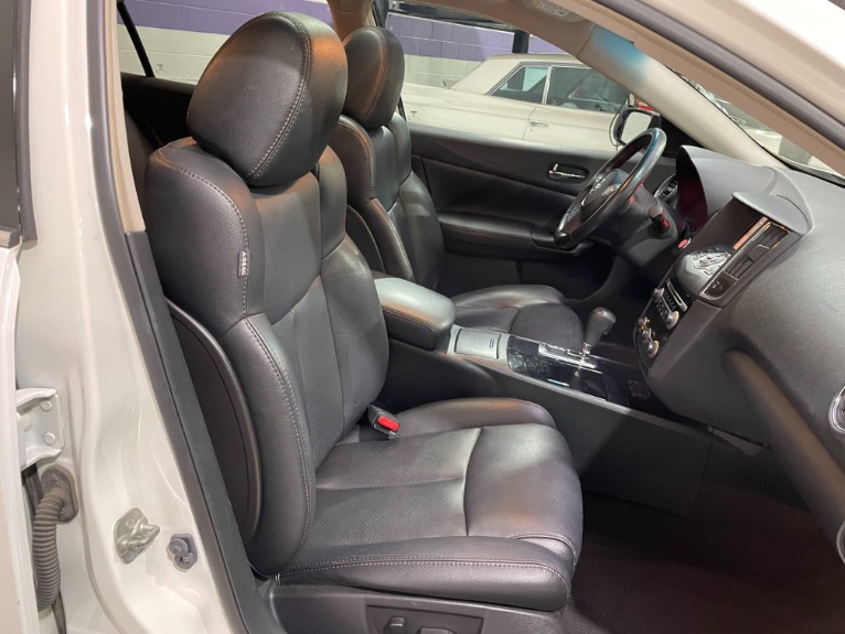 Used-2011-Nissan-Maxima-35-SV
