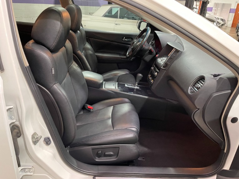 Used-2011-Nissan-Maxima-35-SV