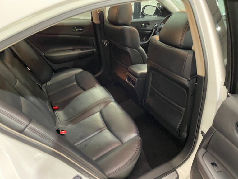 Used-2011-Nissan-Maxima-35-SV