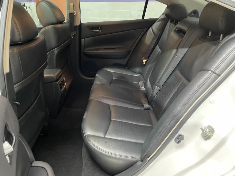 Used-2011-Nissan-Maxima-35-SV