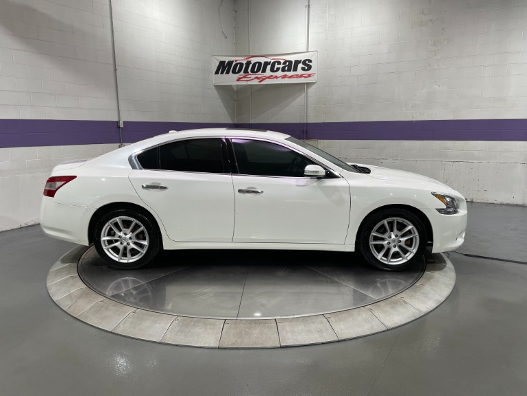 Used-2011-Nissan-Maxima-35-SV