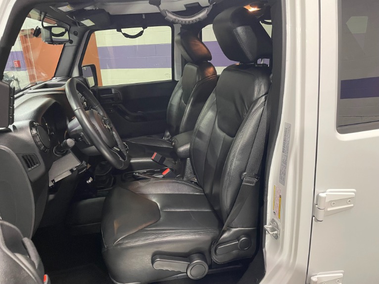 Used-2015-Jeep-Wrangler-Unlimited-Altitude-4x4-Manual