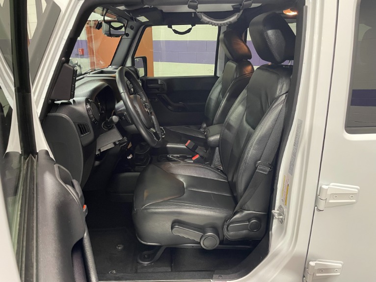 Used-2015-Jeep-Wrangler-Unlimited-Altitude-4x4-Manual