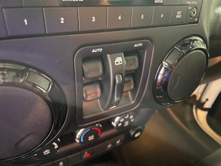 Used-2015-Jeep-Wrangler-Unlimited-Altitude-4x4-Manual