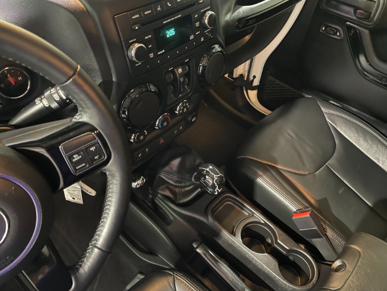 Used-2015-Jeep-Wrangler-Unlimited-Altitude-4x4-Manual