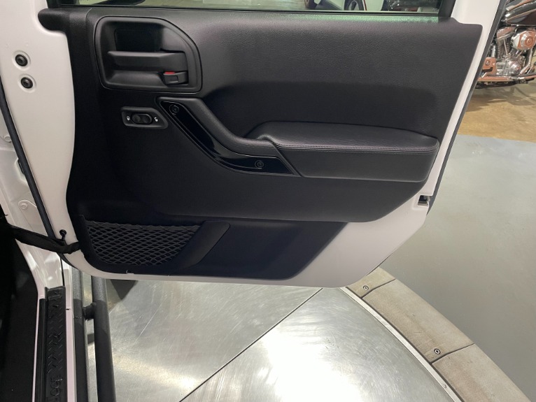 Used-2015-Jeep-Wrangler-Unlimited-Altitude-4x4-Manual