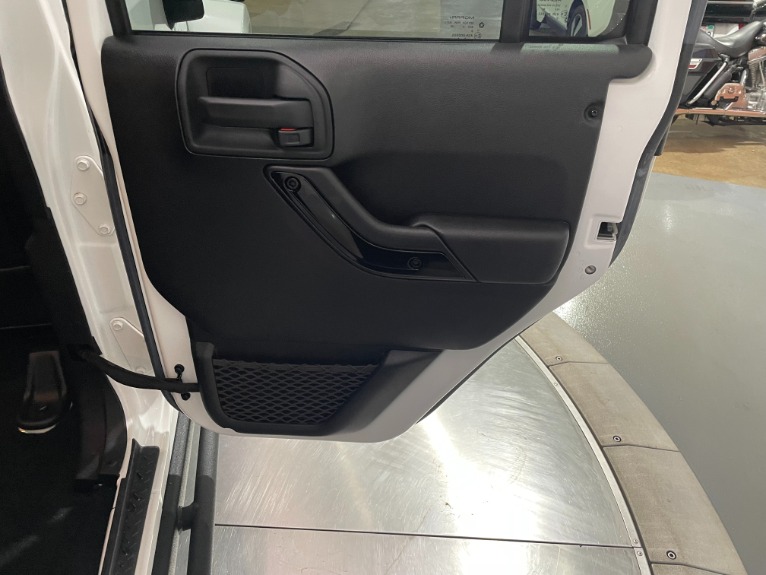 Used-2015-Jeep-Wrangler-Unlimited-Altitude-4x4-Manual