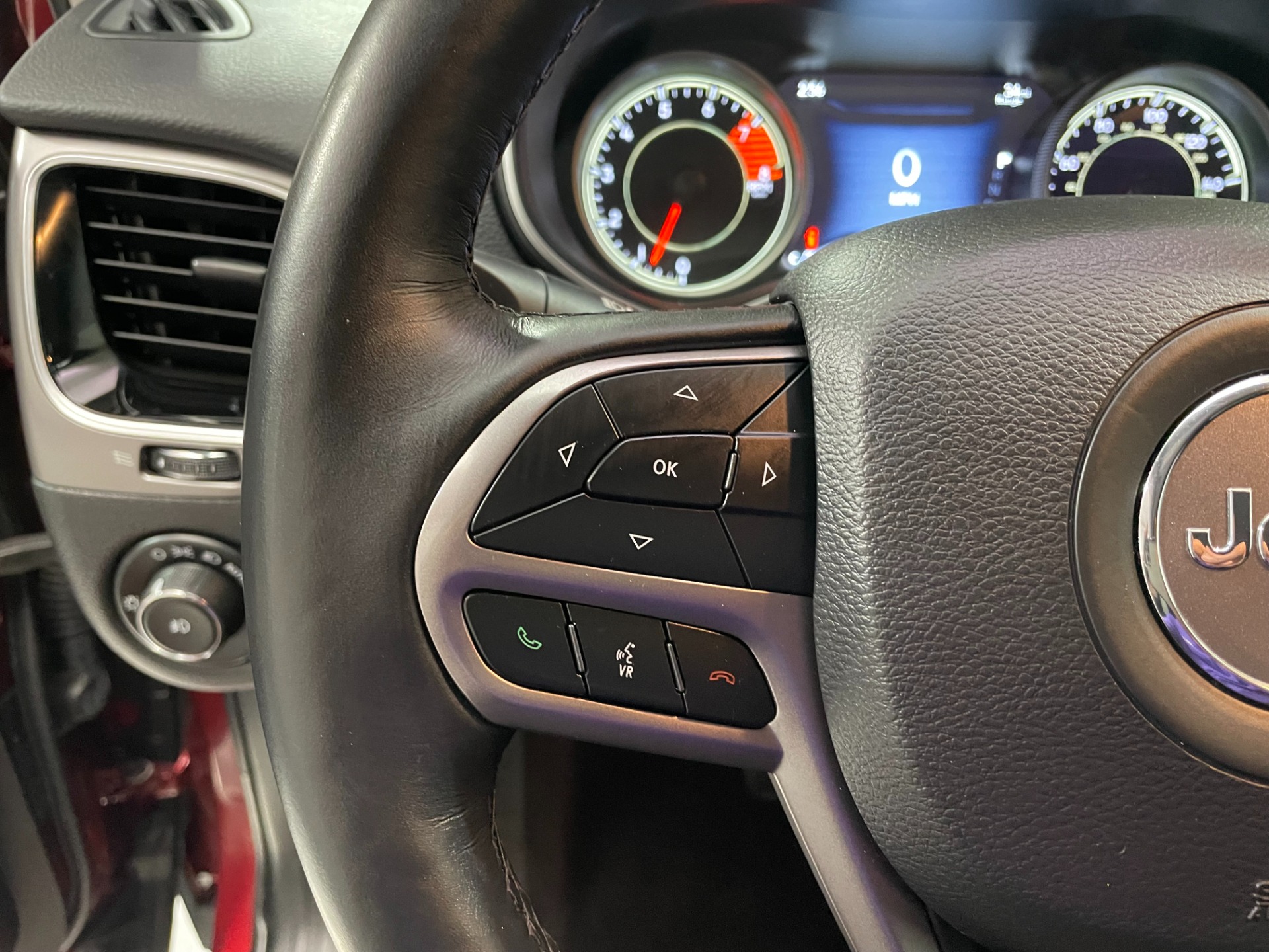 Used-2019-Jeep-Cherokee-Limited-4X4-V6