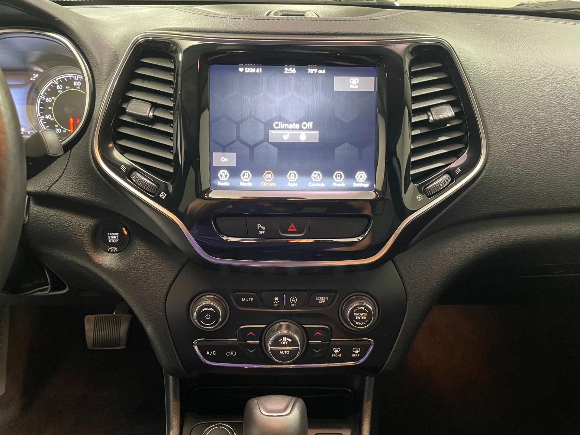 Used-2019-Jeep-Cherokee-Limited-4X4-V6