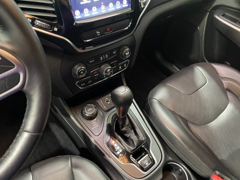 Used-2019-Jeep-Cherokee-Limited-4X4-V6